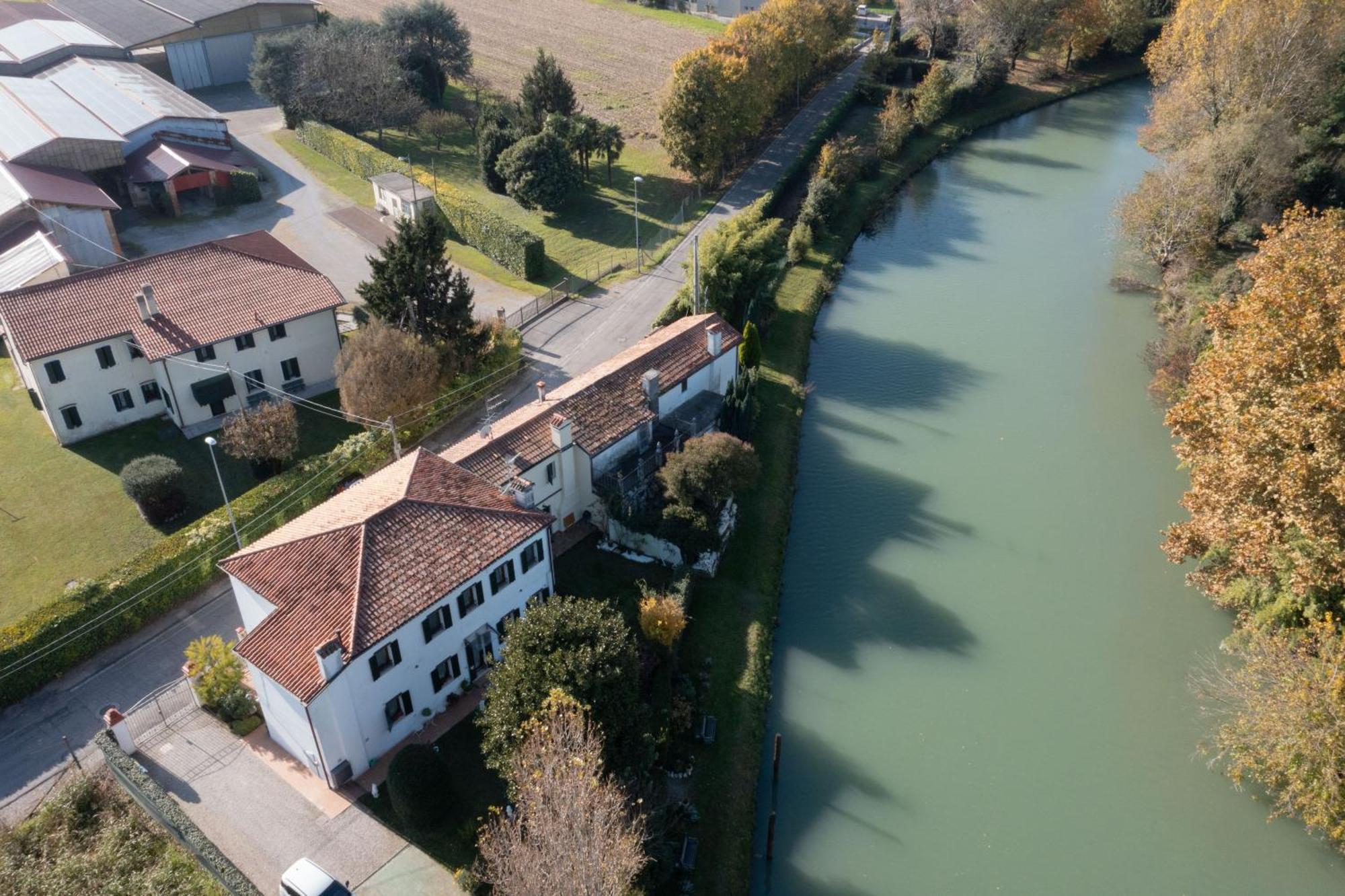 לינה וארוחת בוקר דולו Dimora Naviglio מראה חיצוני תמונה